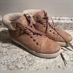 Womens Sonoma Sneaker Boots- 9